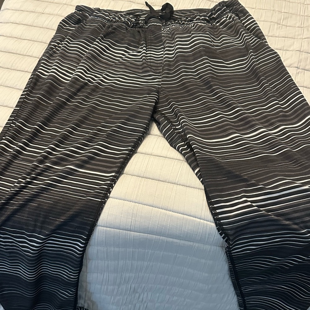 Lululemon Athletica Black and White Wave Joggers